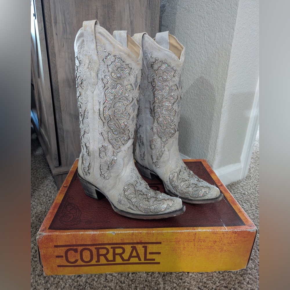 Corral Beige Embroidered Cowboy Boots